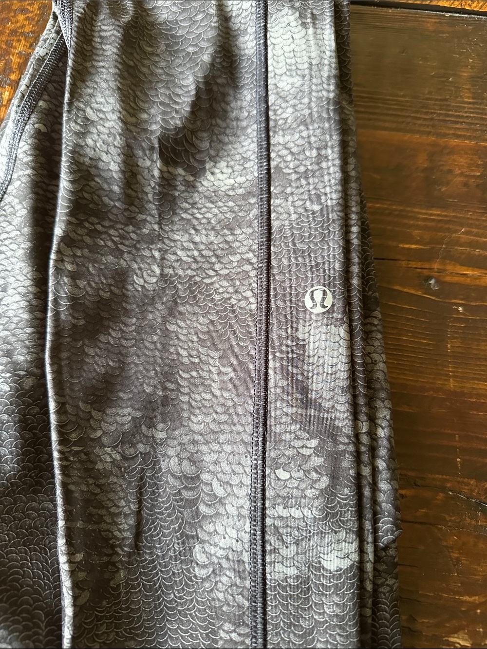 Women’s Lululemon leggings snake pattern